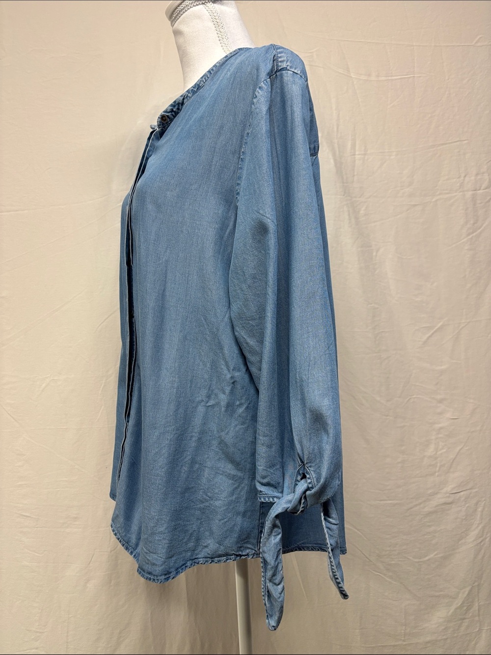 Reitmans Light Blue Tie-Cuff Denim Shirt - Picture 2 of 7